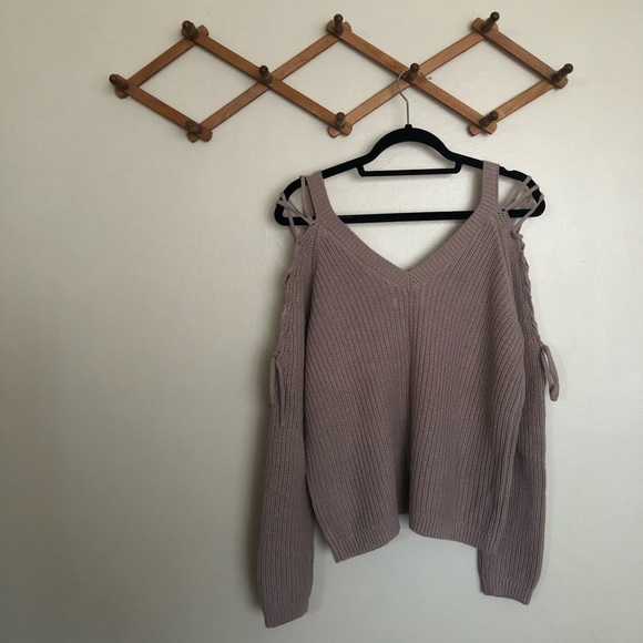 L.A. Hearts Lace Up Long Sleeve V Neck Sweater - Picture 2 of 8